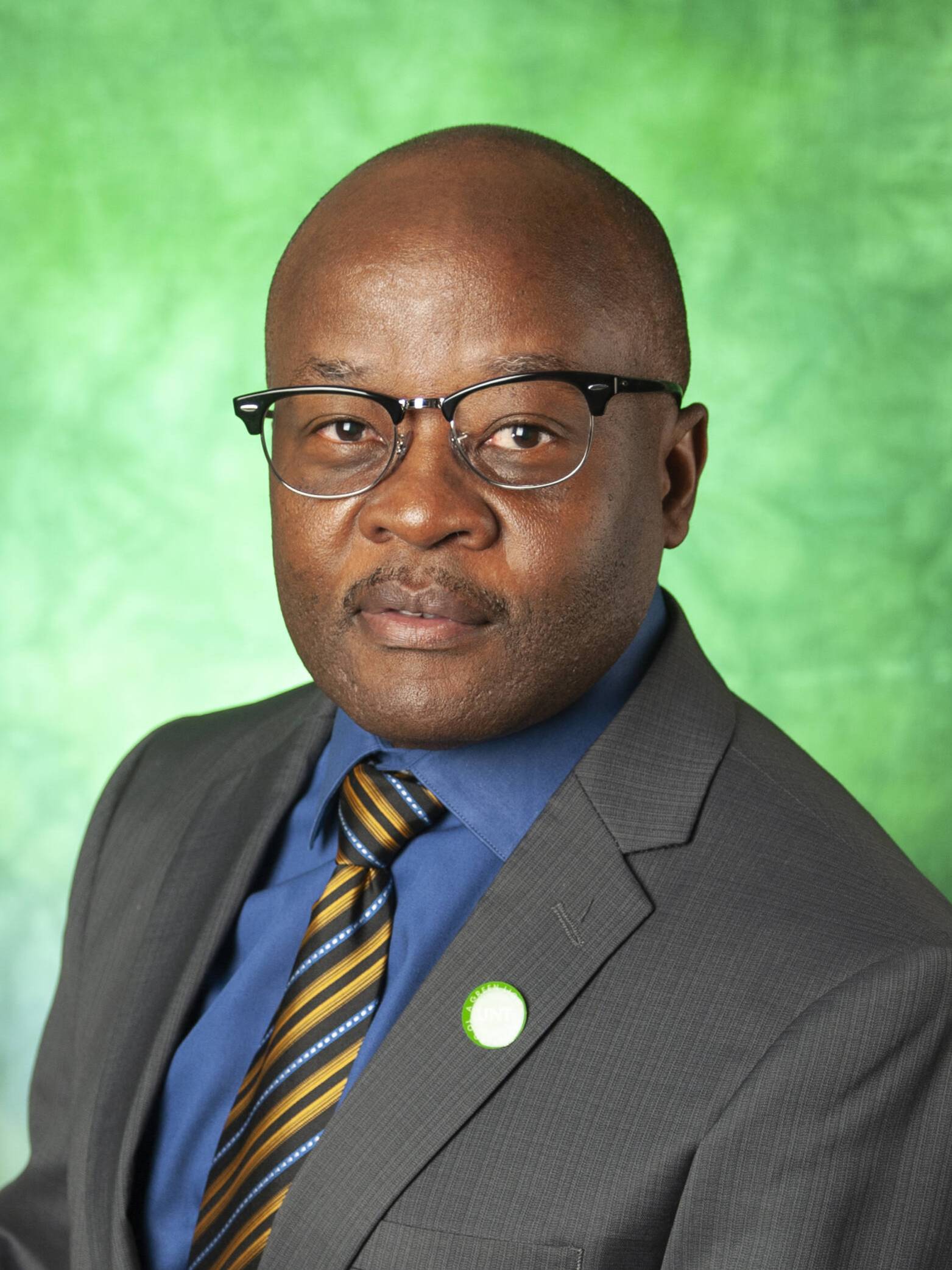 Dr. Luwis Mhlanga